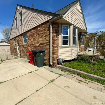 Image 2 - 21071 Frazho Street, Saint Clair Shores, MI 48081, USA - House for sale