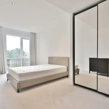 Image 1 - Thompson Cavendish, Kew Bridge Road, Strand-on-the-Green, London, TW8 0RF, United Kingdom - Apartment for rent