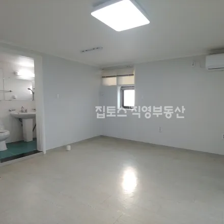 Rent this studio apartment on 서울특별시 강남구 대치동 913-20