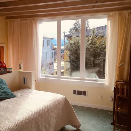 Rent this 3 bed apartment on Seattle