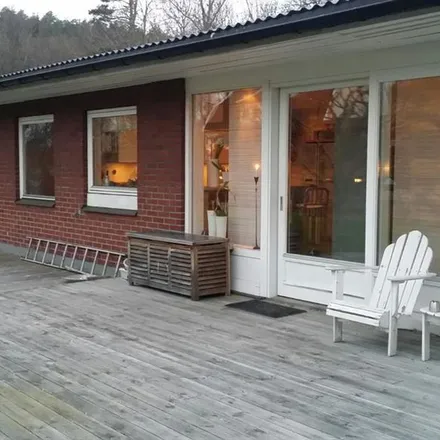 Rent this 6 bed apartment on Ormstigen 8 in 433 82 Partille, Sweden