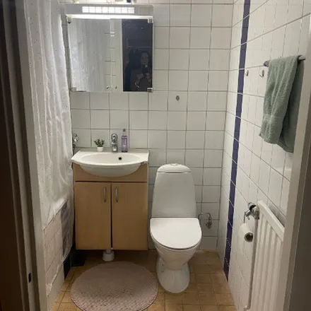 Rent this 2 bed apartment on Hertig Knutsgatan in 301 18 Halmstad, Sweden