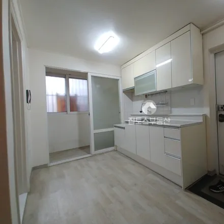 Rent this 2 bed apartment on 서울특별시 강남구 역삼동 780-22