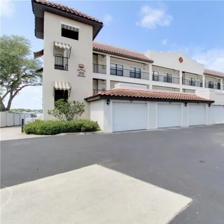 Rent this 3 bed condo on 7833 Daetwyler Drive in Orange County, FL 32812