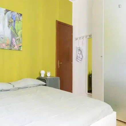 Rent this 3 bed room on Via Mecenate in 32, 20138 Milan MI