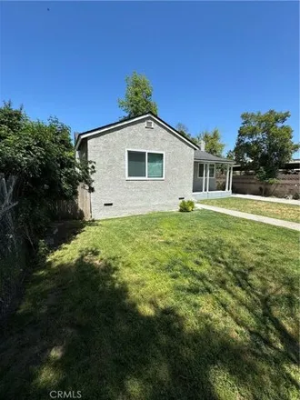 Buy this 4 bed house on 3033 East Hammond Avenue in Fresno, CA 93703