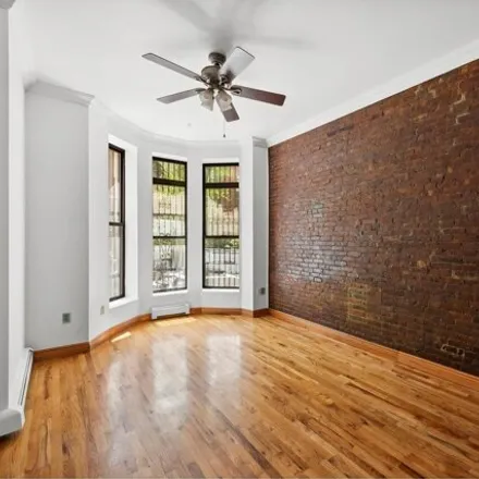 Rent this 3 bed townhouse on 133 W 95th St Apt 1 in New York, 10025