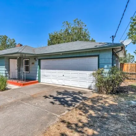Buy this 3 bed house on 435 Charlotte Ann Rd in Medford, Oregon