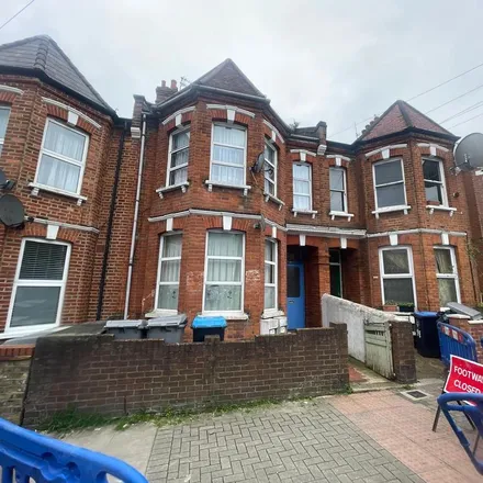 Rent this 2 bed apartment on St Mary Magdalen's Catholic Junior School in Linacre Road, Willesden Green