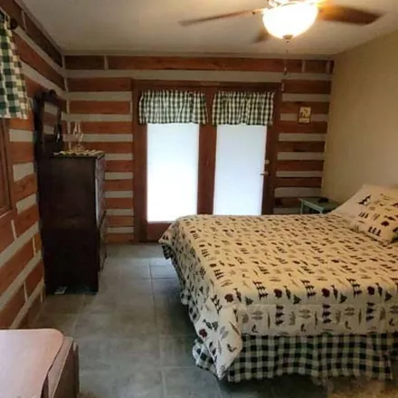 Rent this 2 bed house on Laurelville