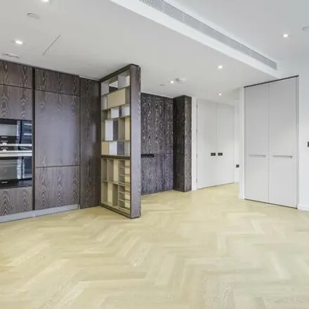 Image 1 - Pearce House, 8 Circus Road West, Nine Elms, London, SW11 8EY, United Kingdom - Room for rent