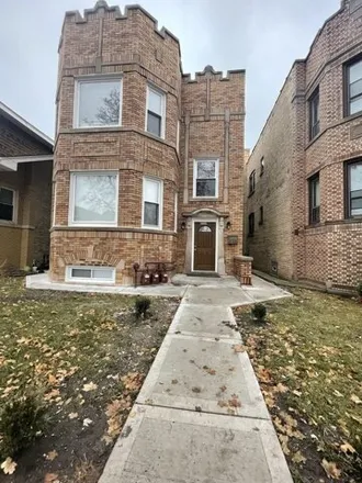 Buy this 6 bed house on 4969 North Kilpatrick Avenue in Chicago, IL 60630