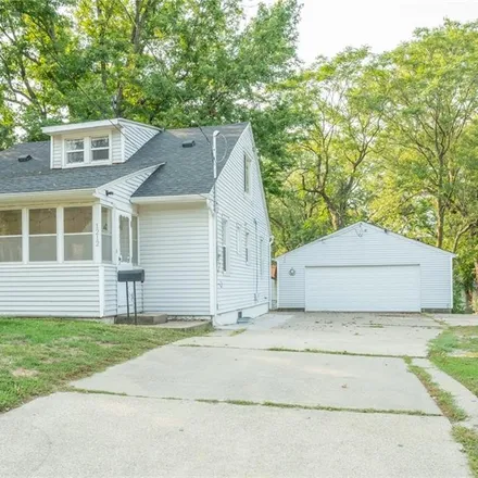 Buy this 3 bed house on 1212 Geil Avenue in Des Moines, IA 50315