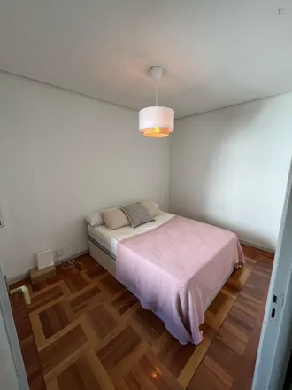 Rent this 2 bed apartment on Madrid in Calle de Cavanilles, 60