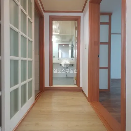 Rent this 1 bed apartment on 서울특별시 강남구 역삼동 691-28