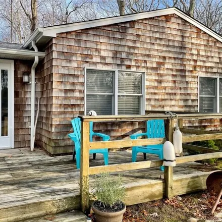 Rent this 3 bed house on 1160 Paradise Shores Rd in Southold, New York
