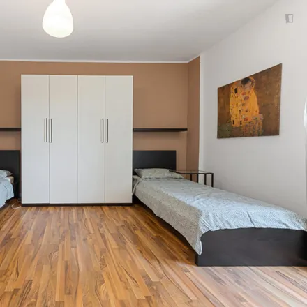 Rent this 5 bed room on Garage "Romana" in Corso di Porta Romana, 118