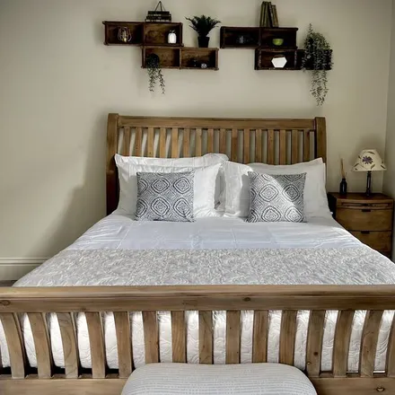 Rent this 2 bed apartment on Bradford-on-Avon in BA15 1LJ, United Kingdom