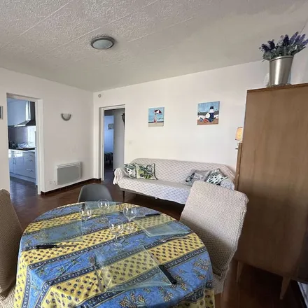 Rent this 2 bed apartment on unknown Rue du Général et Lieutenant Lavergne in 47300 Bias, France