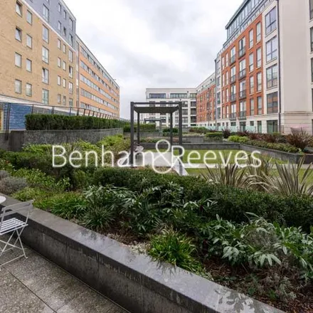 Image 4 - Doulton House, 11 Park Street, London, SW6 2QF, United Kingdom - Apartment for rent