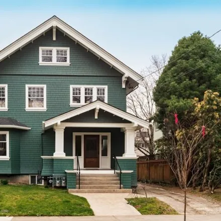 Buy this 5 bed house on Northeast 7th Avenue in Portland, OR 97212