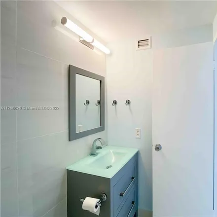 Image 4 - 3505 South Ocean Drive, Beverly Beach, Hollywood, FL 33019, USA - Condo for rent