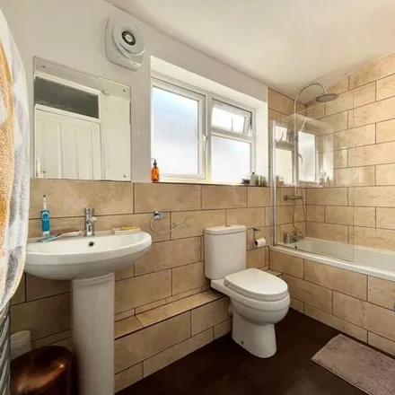 Image 5 - 175 Crownfield Road, London, E15 2AS, United Kingdom - House for rent