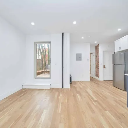 Rent this 3 bed apartment on 42 Grove Street in New York, NY 10014