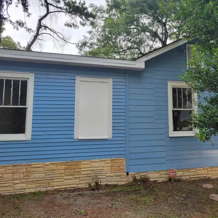 Buy this 3 bed house on Hollywood Street in Delmont Place, Baton Rouge
