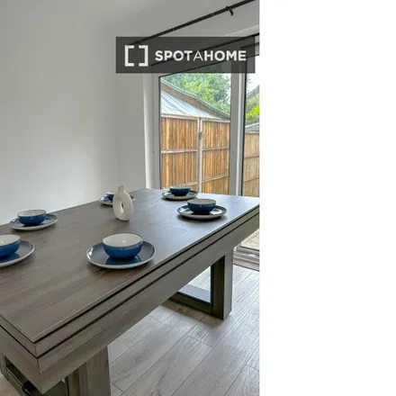 Rent this 3 bed apartment on Whitefoot Lane in London, SE6 1TP