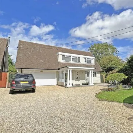 Buy this 4 bed house on Alderton Close in Braintree Road, Felsted