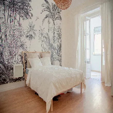 Rent this 6 bed room on Peróla do Parque in Rua Sampaio e Pina 13, 1070-241 Lisbon