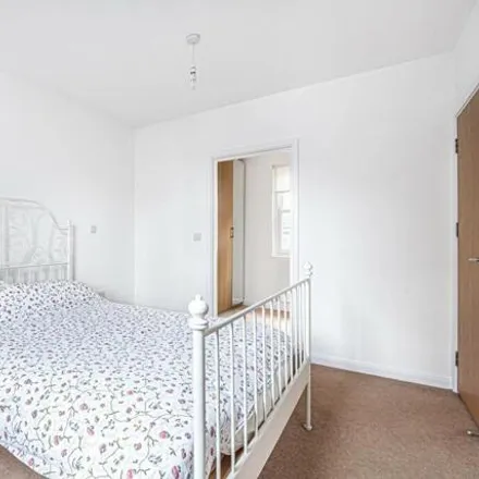 Image 4 - Mulberry Court, St. George in the East, London, E1 0EW, United Kingdom - Townhouse for rent