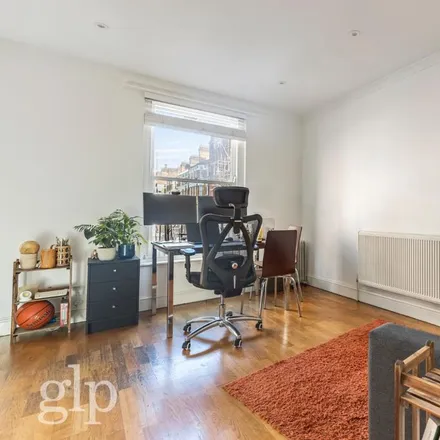 Rent this 1 bed apartment on Implantcenter Dentistry in 71 Gray's Inn Road, London