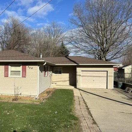 Buy this 3 bed house on 784 1st Avenue in Ottawa, IL 61350