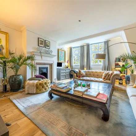 Rent this 4 bed apartment on Hanover House in St John's Wood High Street, London