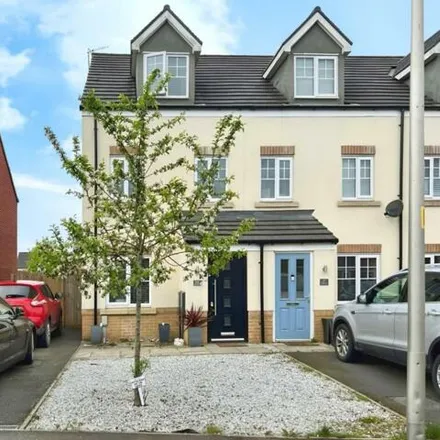 Buy this 3 bed townhouse on Bedford Colliery/Gin Pit Colliery in Belvedere Close, Higher Folds