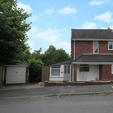 Buy this 3 bed duplex on Lawnsdown Road in Quarry Bank, DY5 2EP