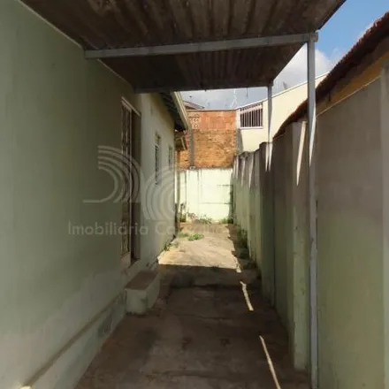 Rent this 1 bed house on Rua Carlos Gomes in Vila Godoy, Santa Bárbara d'Oeste - SP