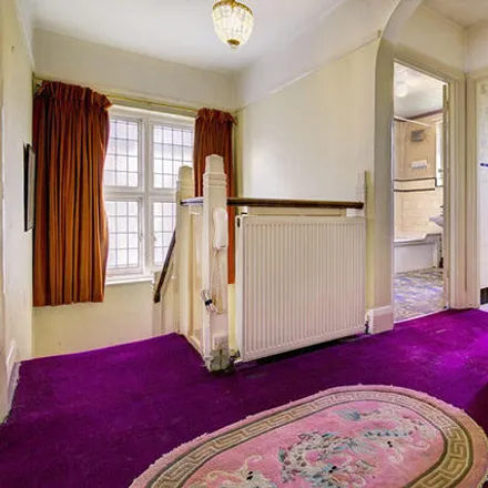 Image 9 - 64 Houndsden Road, Winchmore Hill, London, N21 1LY, United Kingdom - House for sale