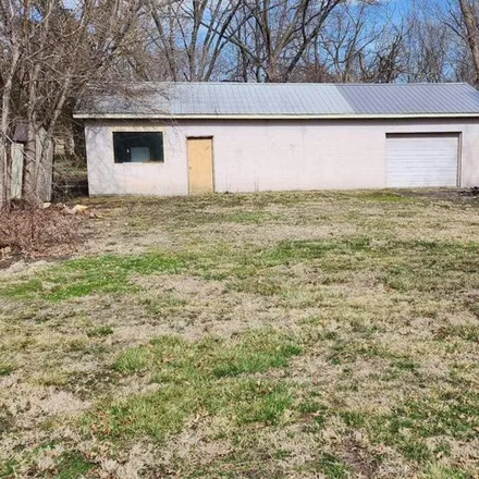 Buy this 2 bed house on 527 East Lincoln Street in Clinton, MO 64735
