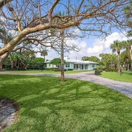 Image 2 - 3766 Ocean Drive, Vero Beach, FL 32963, USA - House for sale