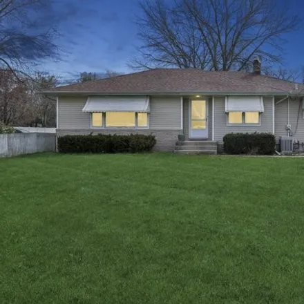 Buy this 3 bed house on 18329 Wentworth Avenue in Lansing, IL 60438