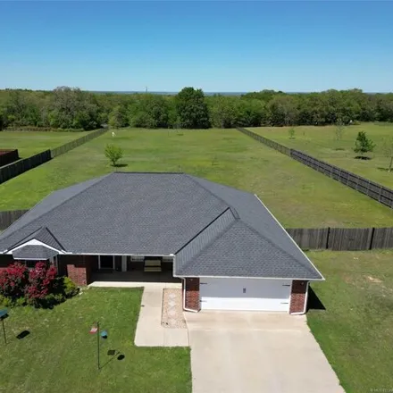 Image 2 - 80 Stanton Street, Lone Grove, Carter County, OK 73401, USA - House for sale