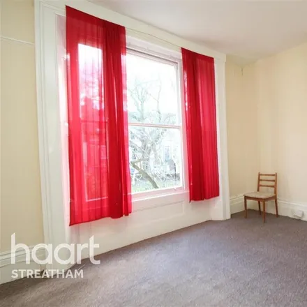 Rent this studio apartment on Brunswick Park in London, SE5 7RH