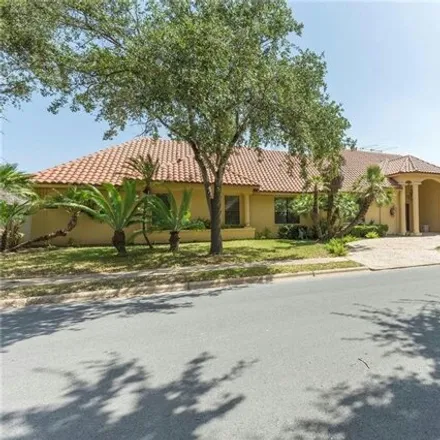 Buy this 6 bed house on 320 Cardinal Avenue in McAllen, TX 78504
