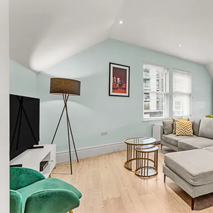 Image 1 - John D Wood & Co, 47 Balham Hill, London, SW12 9DR, United Kingdom - Apartment for rent