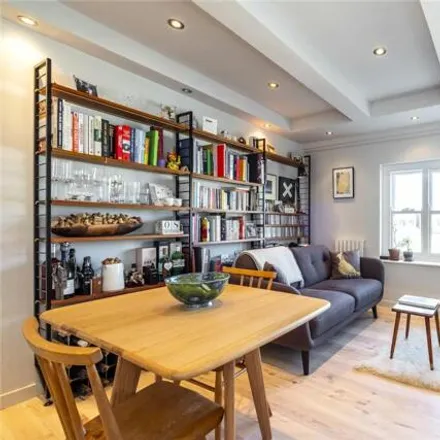 Image 2 - 38 Regent's Park Road, Primrose Hill, London, NW1 7SY, United Kingdom - Apartment for sale