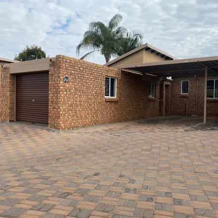 Rent this 2 bed townhouse on unnamed road in Eduanpark, Polokwane