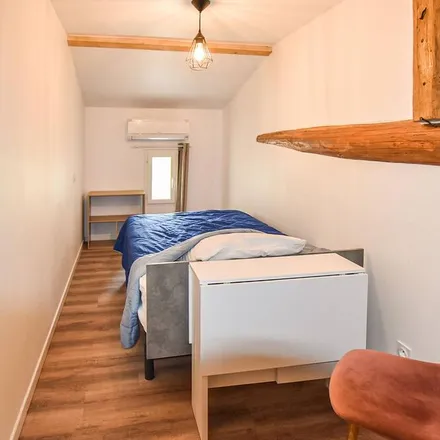 Rent this 2 bed apartment on 07400 Arrondissement de Privas